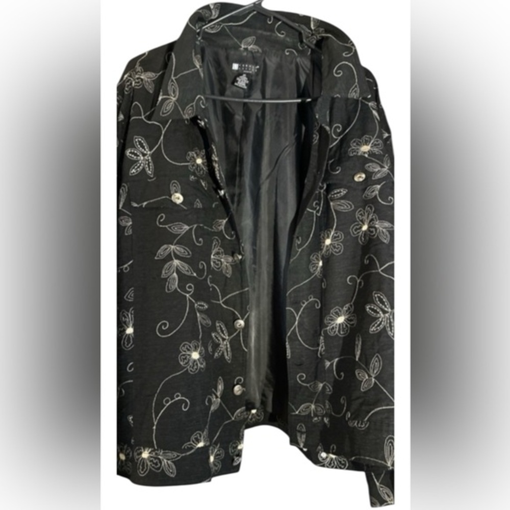 Carole Little Black Floral Embroidered Button-Up Blouse